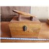Image 1 : Vintage shoe shining kit, in wooden case - 12.5"x9"x12"H