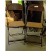 Image 2 : 6 FOLDED CHAIRs