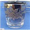 Image 2 : Set of 5 pieces of silver fade Dorothy Thorpe type barware, include 4 glasses and ice bucket, with c