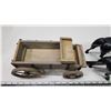 Image 2 : 2 Horse figurines & wooden wagon