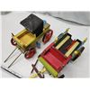 Image 4 : 2 Wooden wagons - 1 yellow & 1 black