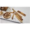 Image 4 : Intricate wooden wagon - assembly required