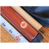 Image 4 : Pool cue, w/ carrying case - excellent condition