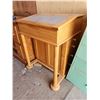 Image 5 : Solid wood Davenport desk - very nice - 27"x22"x33"H