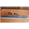 Image 5 : Large vintage "Hearnshaw Bros" wood plane - 22"  long