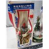 Image 2 : 4 Christmas décor lamps - 3 light up, 1 w/ bubble light