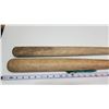 Image 2 : 2 Wooden bats - no markings