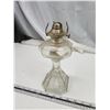 Image 3 : Clear glass oil lamp - no chimney