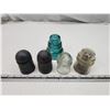 Image 1 : 5 assorted insulators - 3 are glass