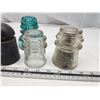 Image 2 : 5 assorted insulators - 3 are glass