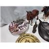 Image 6 : Collection of horse items - ornaments, wall plaque, tin, etc.