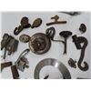 Image 3 : Misc items (cups, teapots etc)