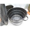 Image 2 : Vintage large round black enamel canning pots