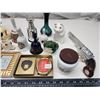 Image 2 : Collection of treasures - Bells, décor plates, figurines, etc.