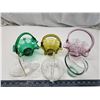Image 1 : 6 Assorted small blown glass baskets - 2 are crystal