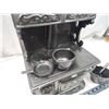 Image 2 : Porcelain miniature oven, w/ accessories