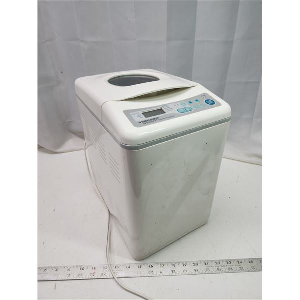 Black & Decker all in one bread maker - turns on
