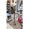 Image 1 : Heavy brass floor lamp - 64"H