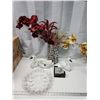 Image 1 : Assorted decorative items