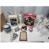 Image 1 : Assorted decorative items
