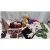 Image 1 : Assorted Christmas décor
