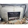 Image 5 : Bundle of household items - Duvet cover, mattress cover, pillows, etc.