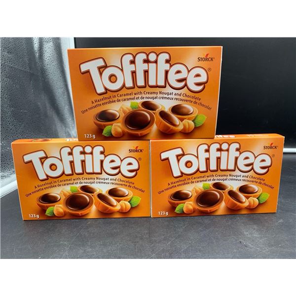 Toffifee Hazelnut in Caramel with Creamy Nougat and Chocolate (3 x 123g)