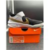 Image 2 : Nike Shoes-Team Hustle (13c)