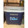 Image 2 : Igloo Maxcold Latitude 62 Roller Cooler