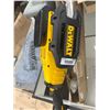 Image 3 : DEWALT 40V MAX* Cordless Hedge Trimmer, Telescoping Pole, 22-Inch, Tool Only (DCHT895B) With Battery