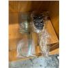 Image 1 : Unwashed comb and color proof brush