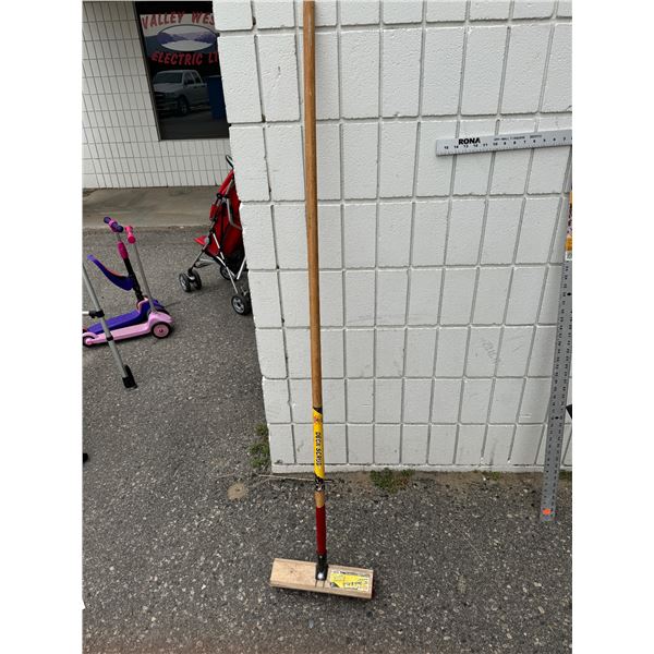 12 inch deck and patio scrub brush