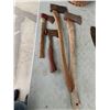 Image 1 : Axes and hatchets