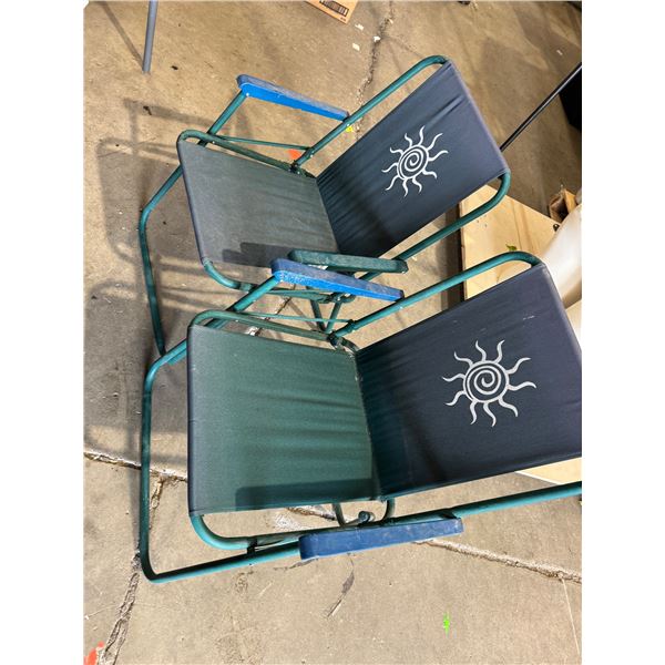 2 folding chairs