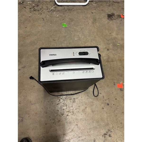 Staples paper shredder