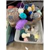 Image 1 : Bin of yarn