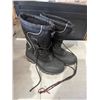 Image 1 : Wind River boots size 10