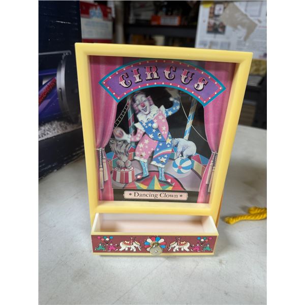 Dancing clown, music box with drawer