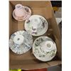 Image 2 : Tea cups and saucers