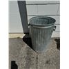 Image 1 : Garbage can