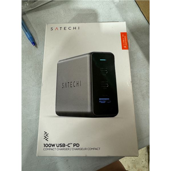 Stench 100W USB -C PD compact charger