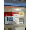 Image 2 : Rubbermaid storage container