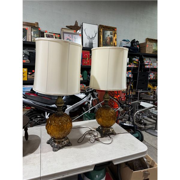 Pair of vintage lamps glass