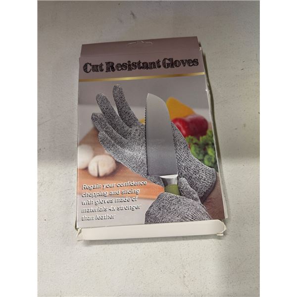 Cut resistant gloves