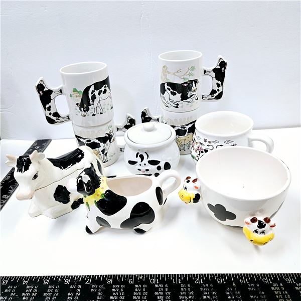 BOX VINTAGE COW KITCHEN WARE