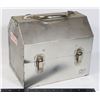 Image 1 : WELLA METAL LUNCH BOX