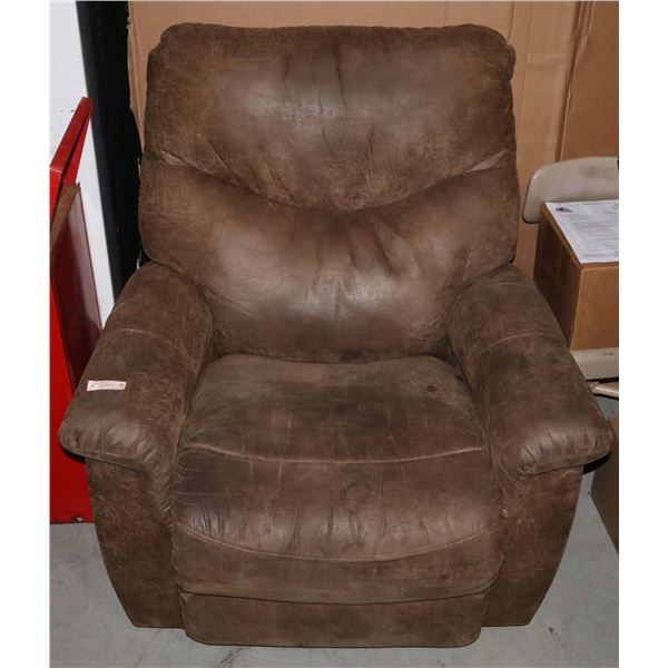 LAZBOY BRANDED RECLINER NICE CONDITION.