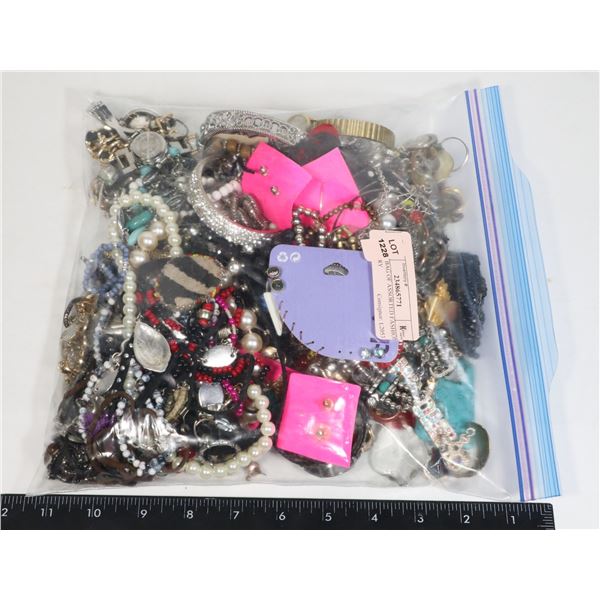 GIANT BAG OF ASSORTED FASHION JEWELRY