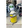 Image 2 : MAKITA ( 401 ) WET/DRY SHOP VACUUM WITH ATTACHMENTS