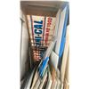 Image 2 : LARGE LOT OF ASSORTED PLASTICS/ ALUMABOND MATERIAL, LEXAN - SHEETS, PIECES IN VARIOUS COLORS,